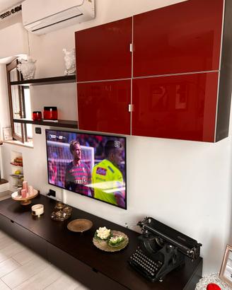 Parete attrezzata Wenge’ e vetro laccato bodeaux