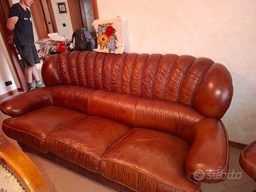 divano con due  poltrone 