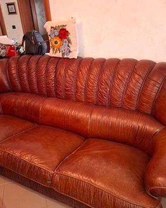 divano con due  poltrone 