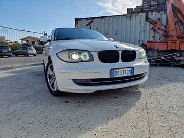 BMW Serie 1 (E81) - 118d