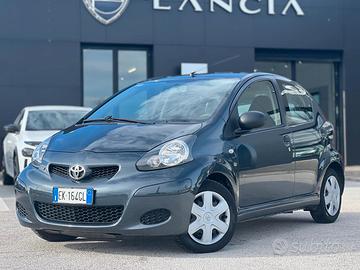 Toyota Aygo 1.0 12V VVT-i 5 porte Now Connect