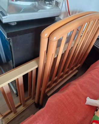 lettino con le sbarre