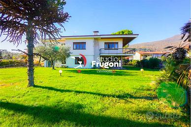 VILLLA SINGOLA GIA' SUDDIVISA IN DUE UNITA' ABITAT