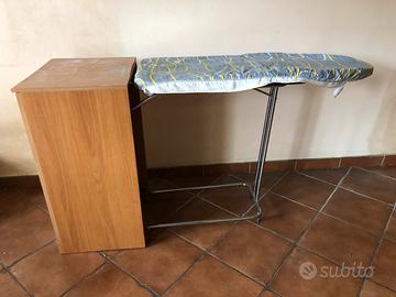 Mobilino con asse da stiro pieghevole