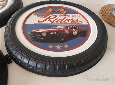 Espositore da parete in latta