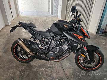 KTM 1290 SUPER DUKE R 