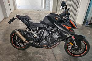 KTM 1290 SUPER DUKE R 