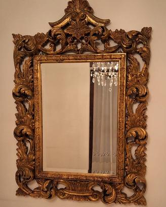 Specchio con cornice in legno