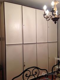 Armadio 8 ante ben conservato