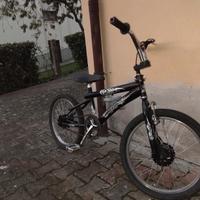 bmx usata poco ferma da tenpo