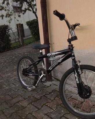 bmx usata poco ferma da tenpo