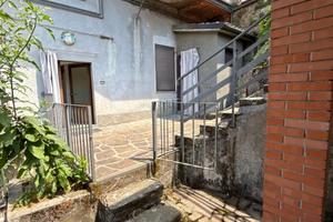 Appartamento con ampio giardino e garage
