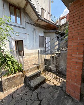 Appartamento con ampio giardino e garage