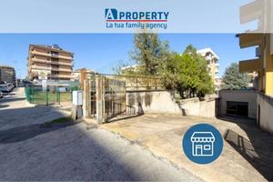 Immobile di 861 m² a Pomezia