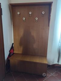 Attaccapanni con cassapanca 
