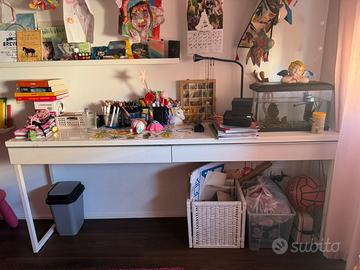 Scrivania Ikea Busta Burs