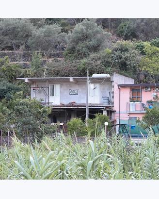 Terreno con stabile Briga Messina