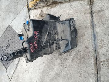 Vendiamo serbatoio Adblue VW polo anno 2019