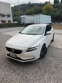 Volvo v40 d2 2019