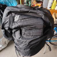 Giubbotto e casco moto