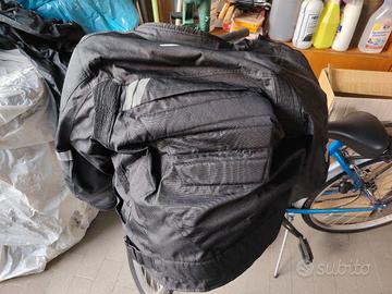 Giubbotto e casco moto