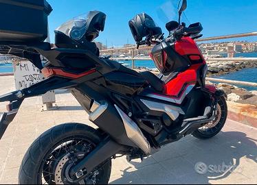 Honda X-ADV 750 ROSSA
