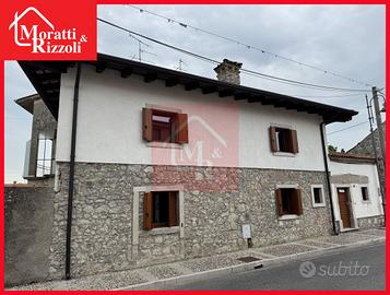 CASA IN LINEA DI TESTA in centro a Medea