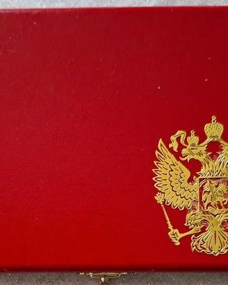 1 Moneta da 1 Rublo e una Medaglia della Russia.