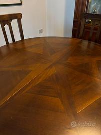 Tavolo circolare in legno