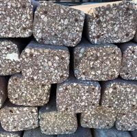 Pali in cemento per vigneto e/o recinzioni usati