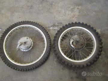 PUCH F2 F3 Ruote ant. + Post. con cerchi AKRONT