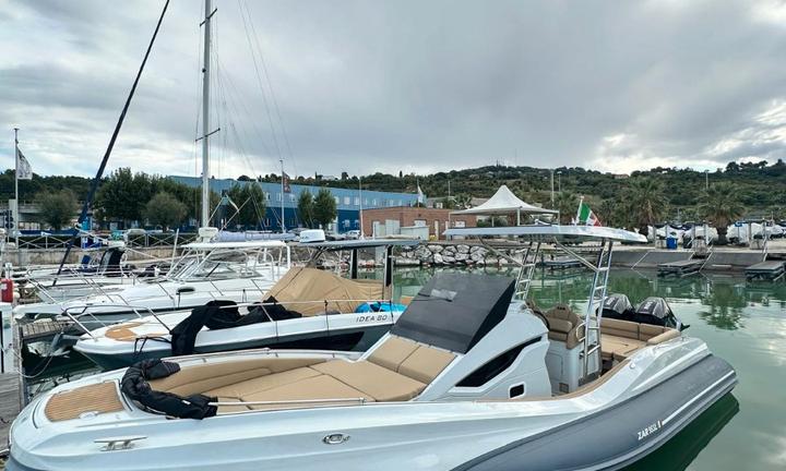 ZAR 95 Sport Luxury con 2 x 300 Hp Mercury