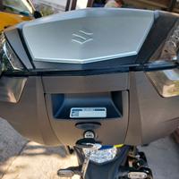 Topcase/ baule GIVI con piastra