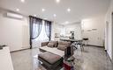 ampio-cinque-locali-con-balcone