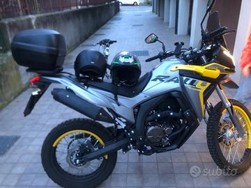 Moto 300
