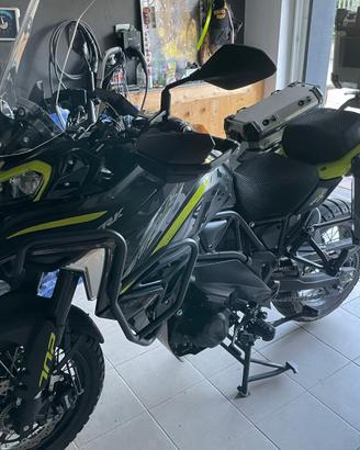 Benelli trk 702 x