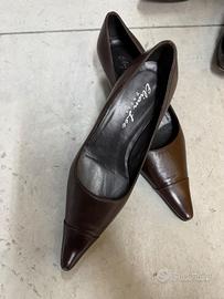 Scarpe con tacco basso