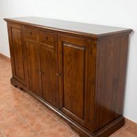 Credenza classica in legno massiccio