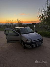 Renault Clio 1.2 benzina 5 porte – neopatentati