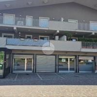 NEGOZIO A MONTESARCHIO