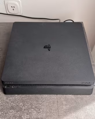 PlayStation 4 slim - PS4