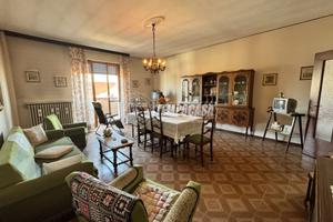 RIF. 492 - TRILOCALE DI AMPIA METRATURA IN CENTRO