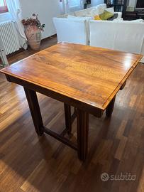 Tavolo di ciliegio per soggiorno