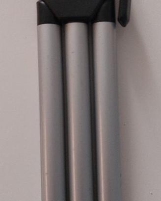 Piccolo trepiedi per macchina fotografica