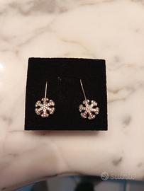 Orecchini d'argento con zirconi 