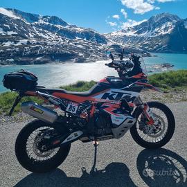 KTM 890 Adventure R 2024 (MY23) con Tech Pack