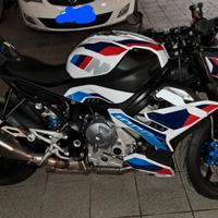BMW M1000R