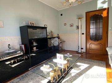 3 LOCALI A GRUGLIASCO