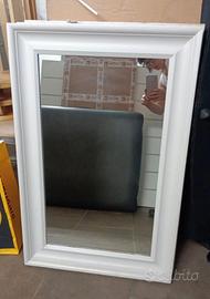 Cornice in legno con specchieta