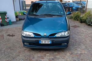 Privato vende Renault Megane Scenic 1900 TDI